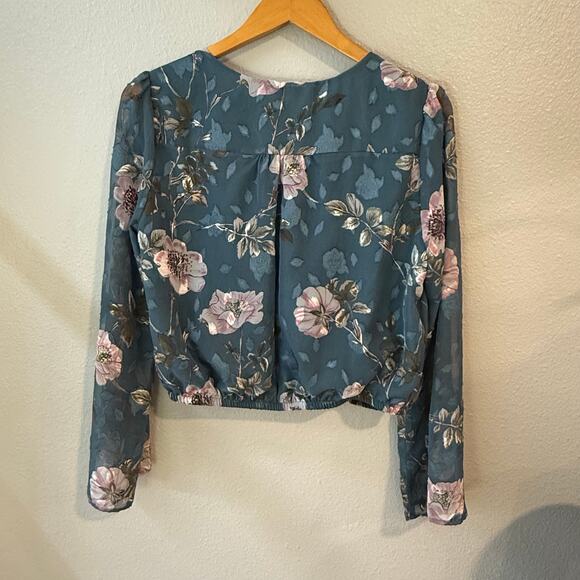 ASTR The Label Long Sleeve Floral Blouse Sheer Sleeves Size Med - Picture 8 of 12